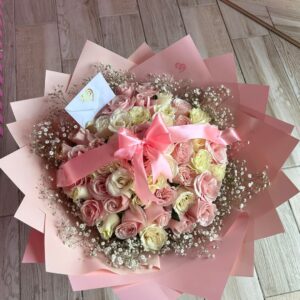 canasta de rosas