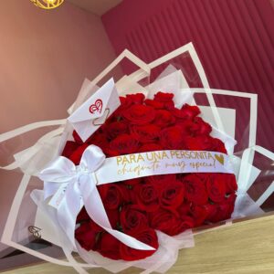 Ramo de rosas rojas